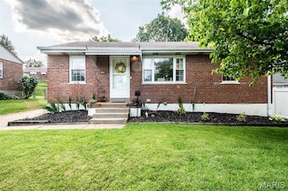 8935 Blackpool Dr, Saint Louis, MO 63123
