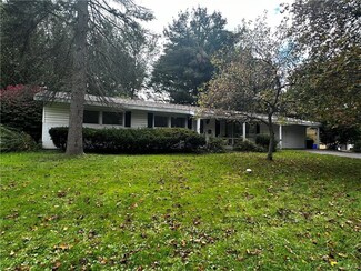 212 Blackberry Rd, Liverpool, NY 13090
