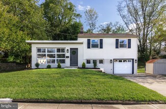 320 W Maiden Ln, Somerdale, NJ 08083
