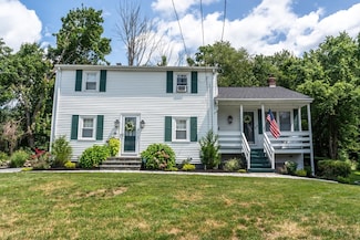 16 Bates St, Mendon, MA 01756