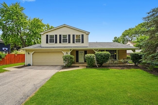 1554 Chickasaw Dr, Naperville, IL 60563