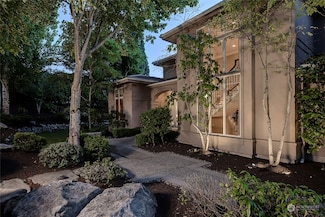 2921 98th Ave NE, Bellevue, WA 98004