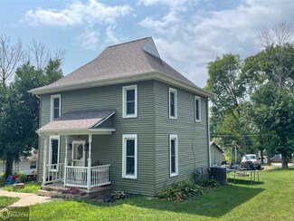 504 S Center St, Toledo, IA 52342
