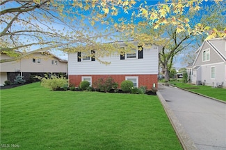 1318 E 4th St, Lakeside Marblehead, OH 43440