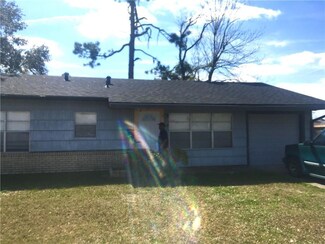 1108 Meadow Dr, Lake Charles, LA 70611