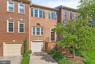 3919 Barcroft Mews Ct, Falls Church, VA 22041