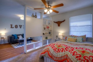 302 E 34th St Unit 206, Austin, TX 78705