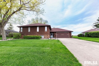 410 W Belaire Ct, Goodfield, IL 61742