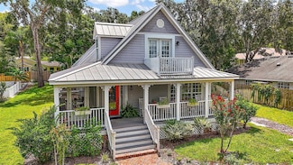 824 Michigan St, Mount Dora, FL 32757