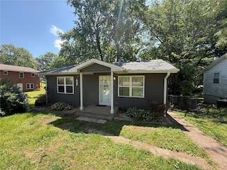 704 Union St, Marble Hill, MO 63764