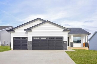 2910 Lund St, Norwalk, IA 50211