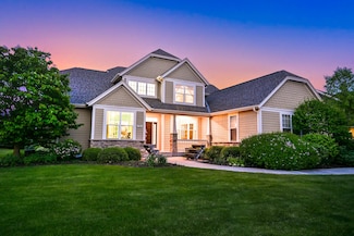 1781 River Lakes Rd N, Oconomowoc, WI 53066