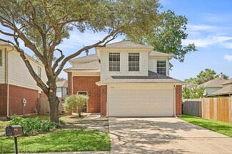 1010 Willow Dr W, Houston, TX 77073
