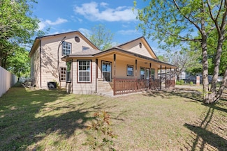1103 Chase Ave, Cleburne, TX 76031