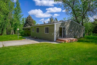 905 S 9th St, Basin, WY 82410