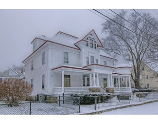64 Bigelow St, Lawrence, MA 01843