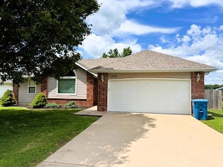 1359 W Stone House Rd, Nixa, MO 65714