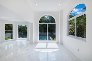 242 Palm Ave, Miami Beach, FL 33139