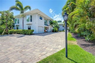392 7th Ave S Unit 4, Naples, FL 34102