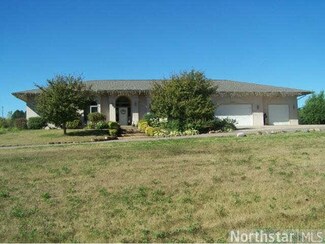 10533 Beebe Lake Rd NE, Hanover, MN 55341