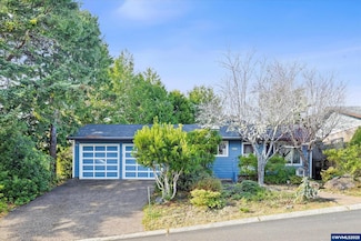 1420 SW Fairway Dr, Waldport, OR 97394