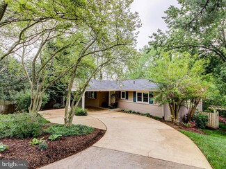 8503 Varsity Ct, Annandale, VA 22003