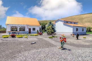 111 Ogden Ln, Dayton, WA 99328