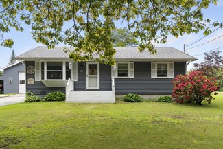 33 Webster Rd, Freeport, ME 04032