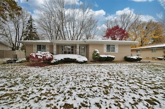 32845 Northampton Dr, Warren, MI 48093