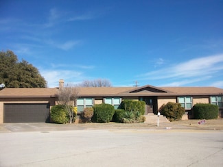 1305 Pecan Grove Dr, Big Lake, TX 76932