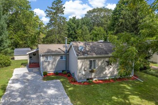 726 Lansing St, Eaton Rapids, MI 48827