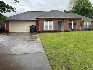102 Springview Ln, Huntsville, AL 35806