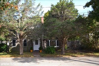 99 Summer St, Vineyard Haven, MA 02568