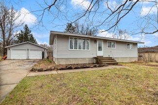 432 Coventry Rd, Hoyt Lakes, MN 55750