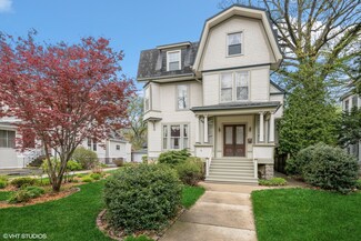 403 N Grove Ave, Oak Park, IL 60302
