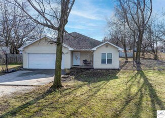 206 E 27th St, Sedalia, MO 65301