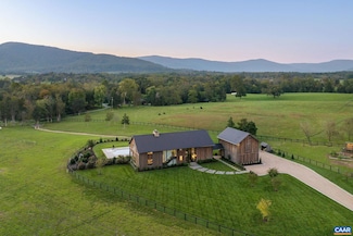 320 Barn House Ln, Charlottesville, VA 22903