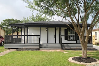 1115 W 4th St, Freeport, TX 77541