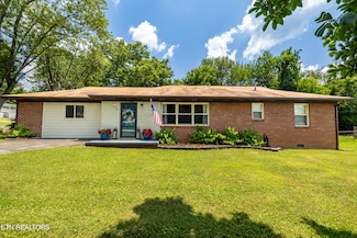 101 Hopi Dr, Maryville, TN 37804