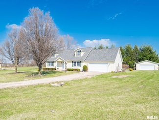 1126 N Quarry Rd, Trivoli, IL 61569