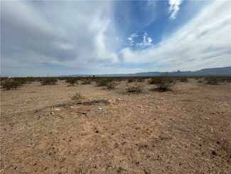 0000 Zora Dr, Golden Valley, AZ 86413