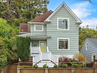 41 W Bond St, Astoria, OR 97103