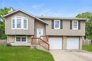 12314 S Locust Cir, Olathe, KS 66062