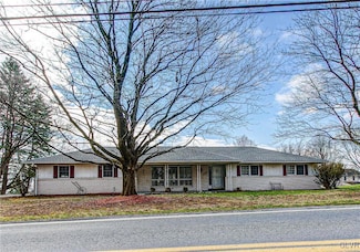 6214 Hilltop Rd, Orefield, PA 18069