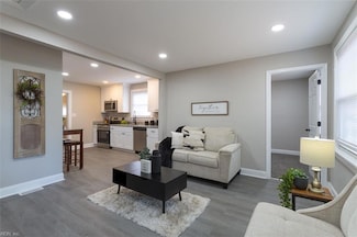 605 Fairview Ln, Portsmouth, VA 23702