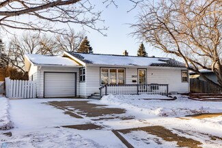 1907 17th St S, Moorhead, MN 56560