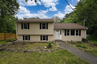 8 Overledge Dr, Derry, NH 03038