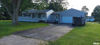 301 S 10th Ave, New Windsor, IL 61465