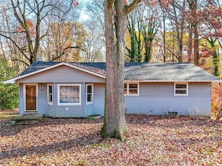 8470 Shadyview Ave NW, Clinton, OH 44216