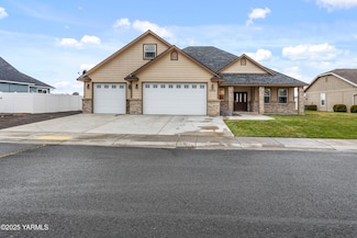 1008 S 91st Ave, Yakima, WA 98908